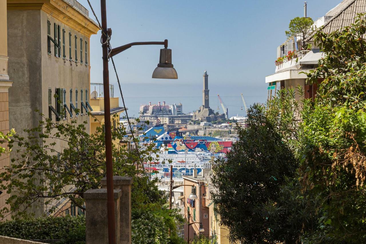 Sunny Apartment Over The Harbor Genoa Exterior photo